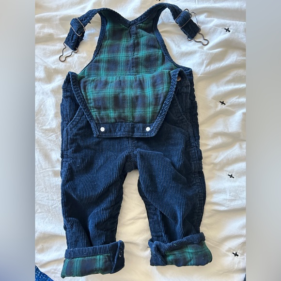 Oshkosh B’gosh corduroy Overalls. - Picture 5 of 7